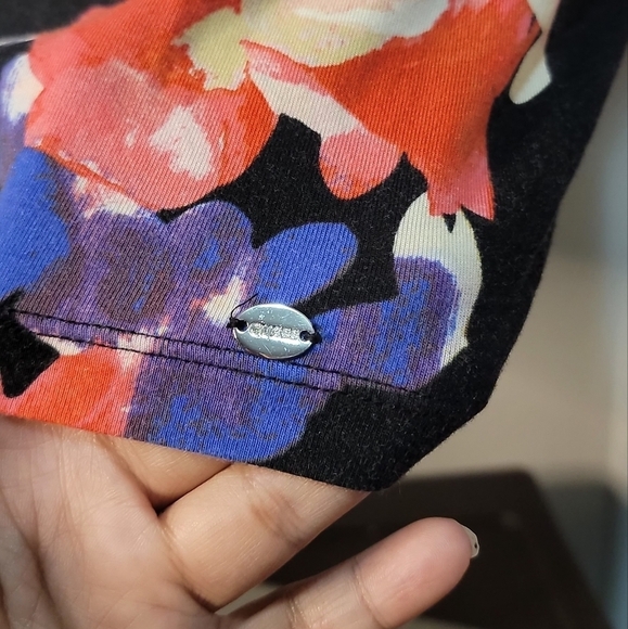 ❤️Guess Floral Top - Picture 7 of 8